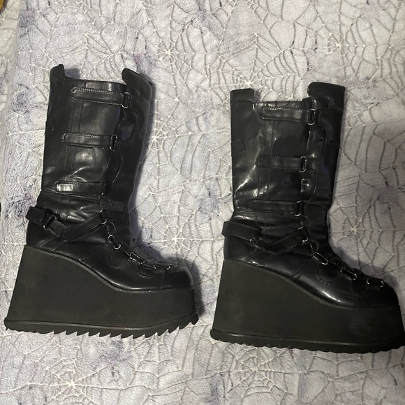 Hot topic size 11 vintage mall goth platform
Boots - Picture 6 of 15